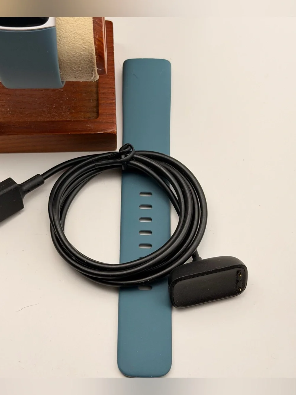 Fitbit Charge 5, Full Set, Tested, Manuals, Blue/silver, Charger Included